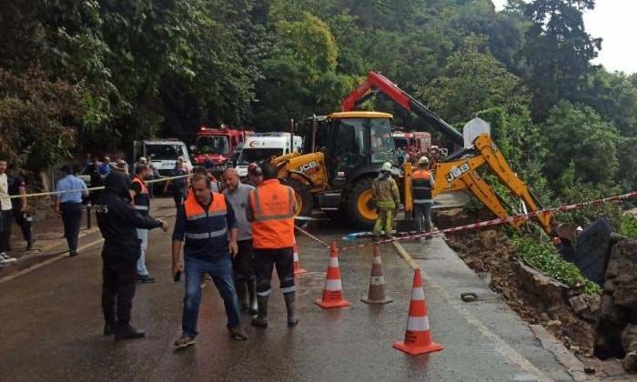 Beykoz’da istinat duvarı çöktü: Göçük altında kalan 1 kişi kurtarıldı