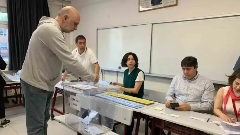 Oy kullanımı başladı