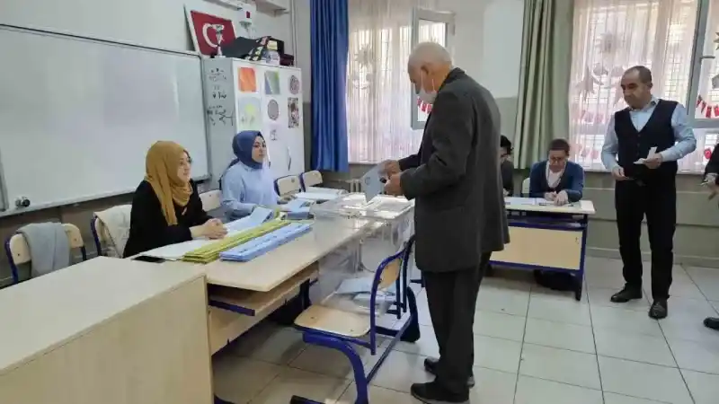 Oy kullanımı başladı