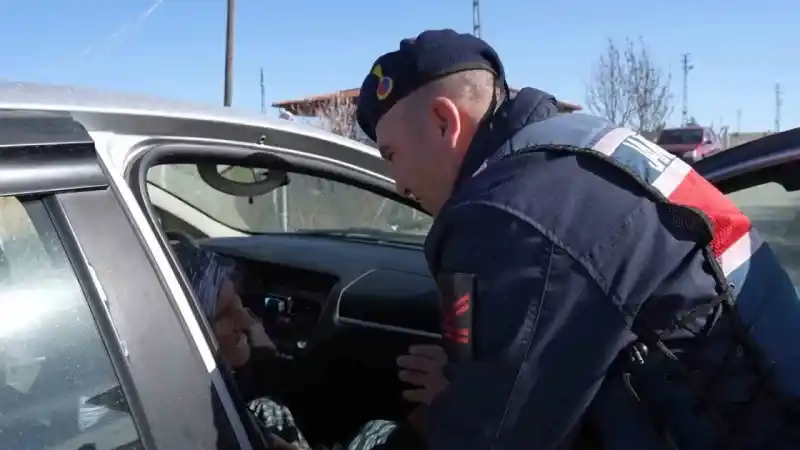 Türkiye’nin en yaşlı seçmeni 117 yaşındaki Arzu nine oyunu kullandı