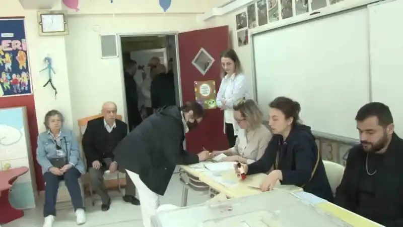 Yeşilçam güzeli Gülşen Bubikoğlu oyunu kullandı