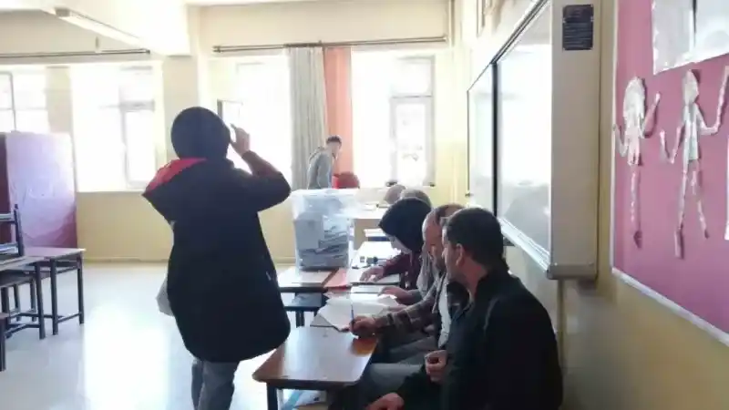 Yerel seçim için 32 ildeki oy verme işlemi sona erdi