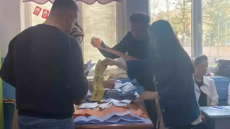 Yerel seçim için tüm Türkiye’de oy verme işlemi tamamlandı