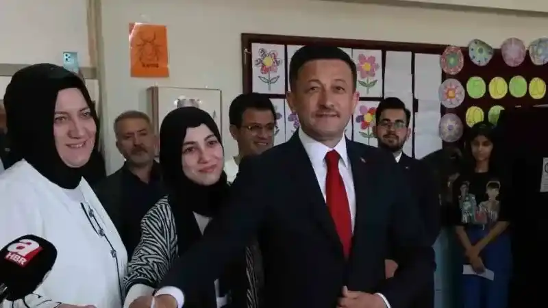 Hamza Dağ’dan CHP ve Tugay’a tebrik mesajı