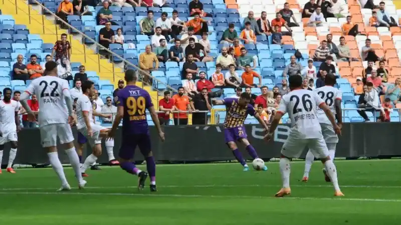 Adanaspor'a mağlup olan Eyüpspor, Süper Lig'e çıkışı haftaya bıraktı