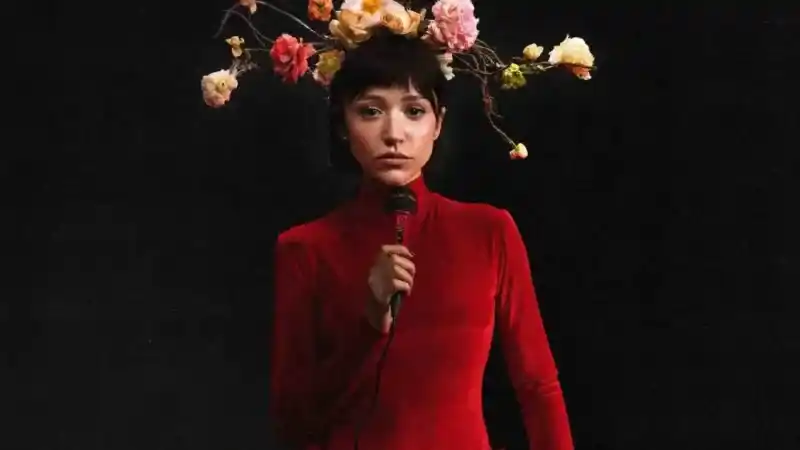 Zeynep Bastık Muud ve dünya listelerinde zirvede