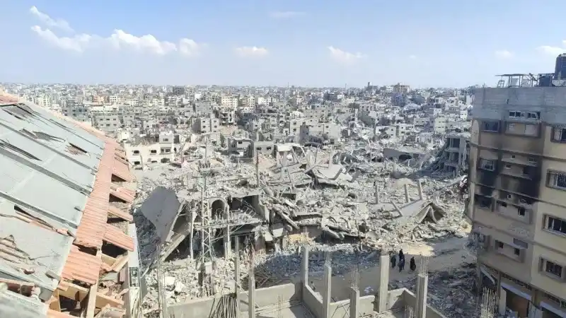 İsrail ordusunun geri çekildiği Han Yunus’taki yıkım görüntülendi