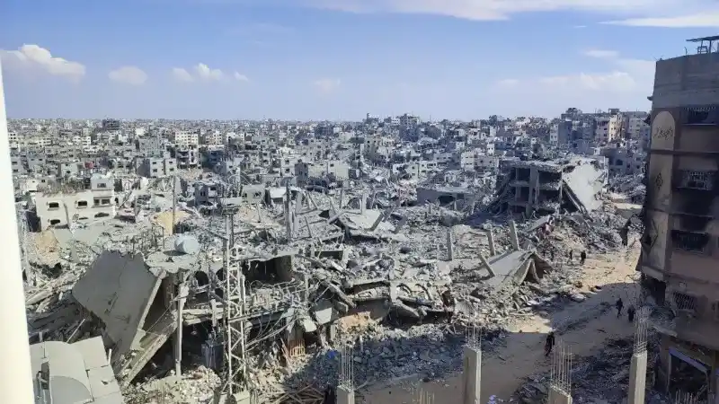 İsrail ordusunun geri çekildiği Han Yunus’taki yıkım görüntülendi