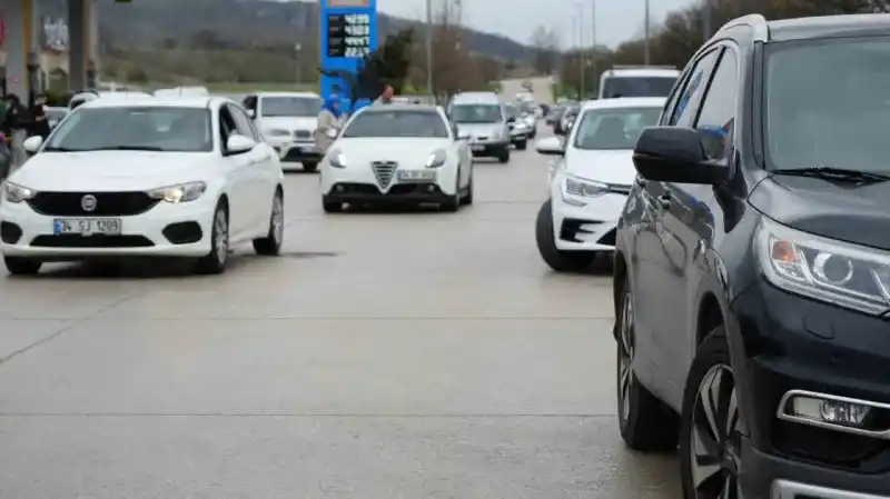 Tatilcilerin dönüş yolculuğu başladı