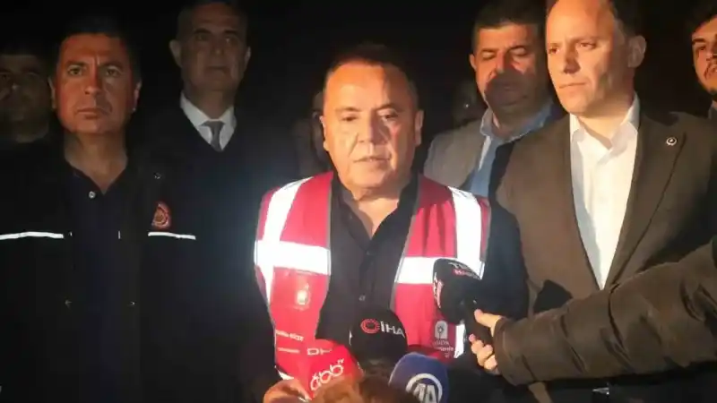 Başkan Böcek: "Teleferiğin yıllık ağır bakımları, normal rutin bakımları yapıldı"