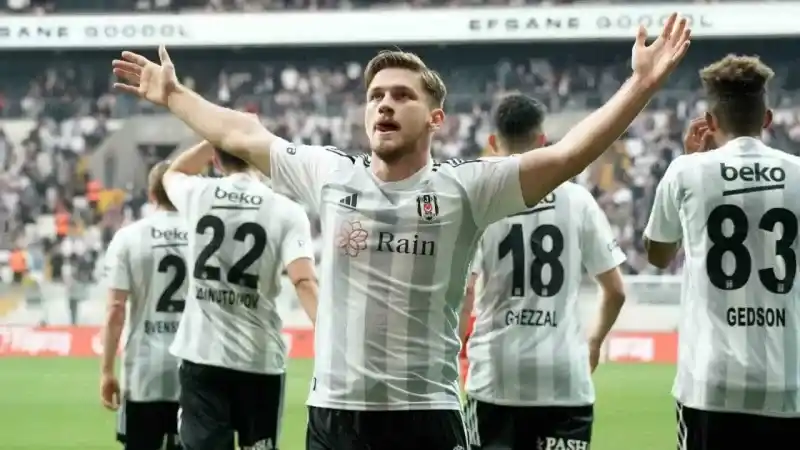 Semih Kılıçsoy, ligde 10. golünü attı