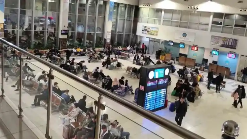 THY’nin lastiği patlayan uçağı havalanmadı, yolcular isyan etti