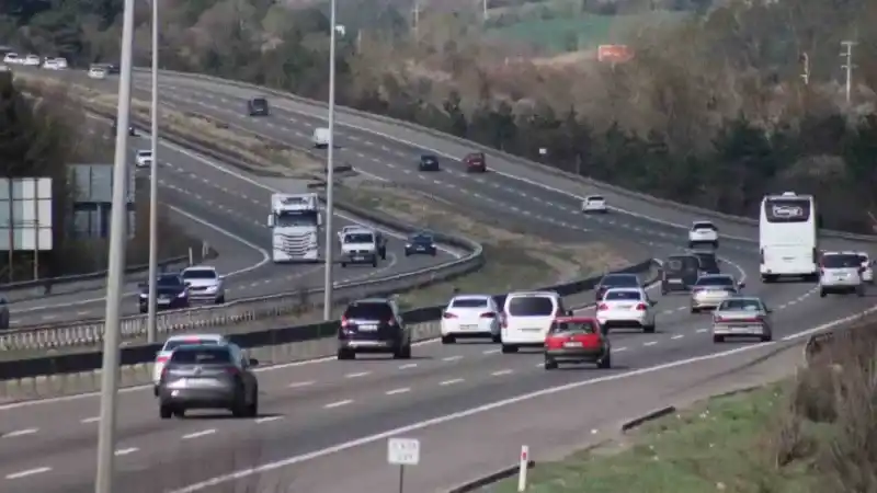 Tatilin son gününde TEM’in Bolu geçişinde trafik akıcı