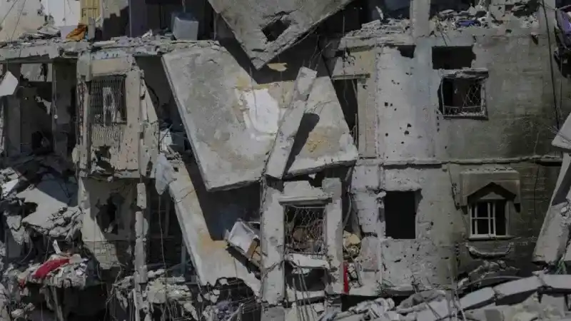 Gazze Şeridi’nde can kaybı 33 bin 729’a yükseldi