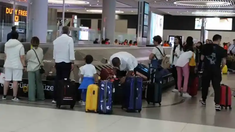 İstanbul Havalimanı’nda bayram dönüşü yoğunluğu