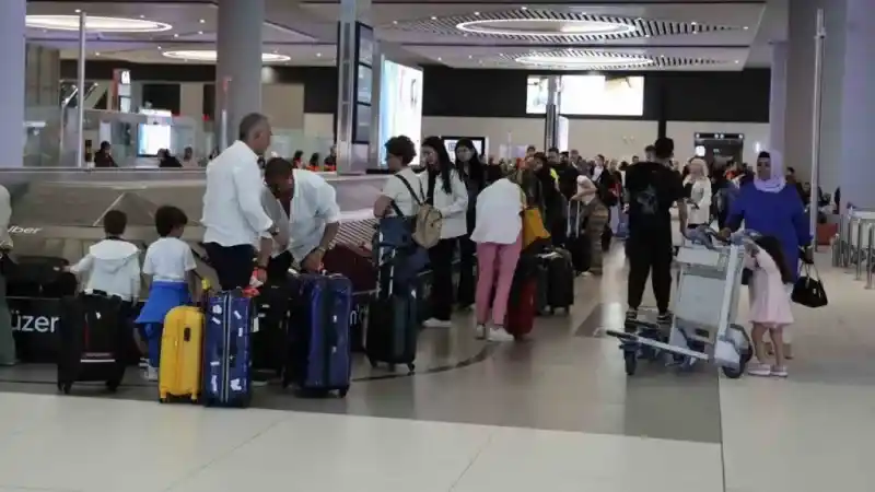 İstanbul Havalimanı’nda bayram dönüşü yoğunluğu