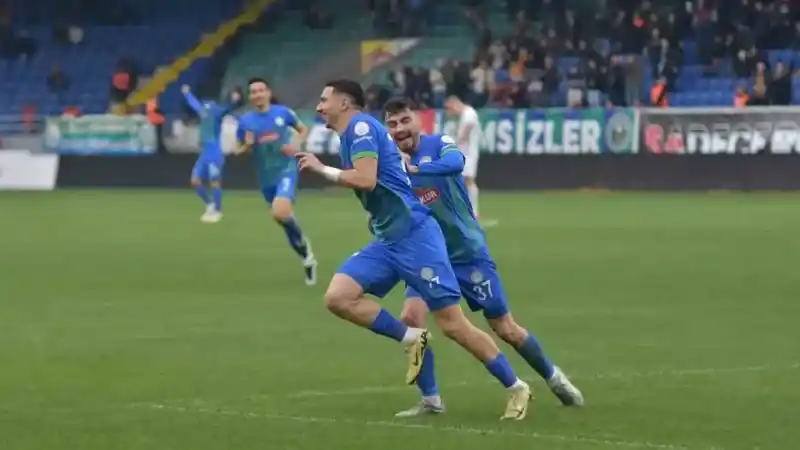Çaykur Rizespor üç puanı üç golle aldı