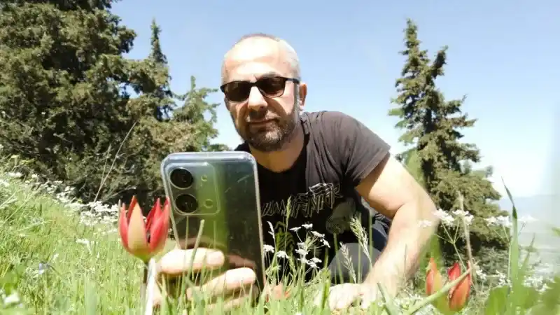 Yılda bir kez açan bu laleleri koparmanın cezası 387 bin lira