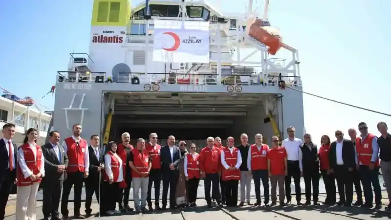 9. "İyilik Gemisi" Gazze’ye uğurlandı