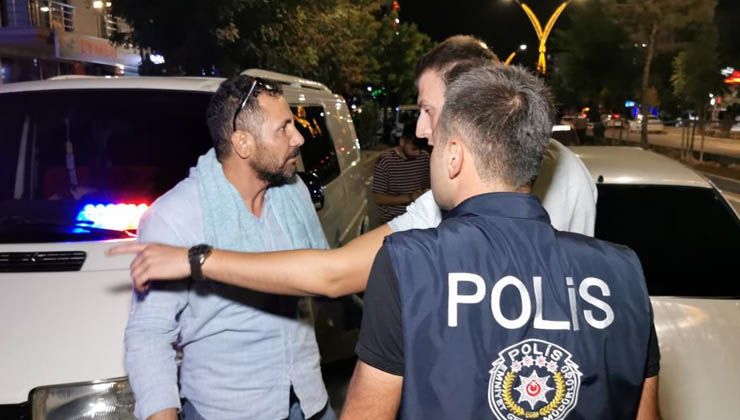 Çakarlı araçla yakalandı, “Abartıyorsunuz, vatan haini miyim?” dedi