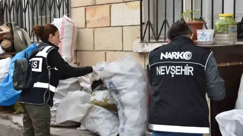 Bakan Yerlikaya: “41 ilde uyuşturucuya karşı düzenlenen ‘Narkoçelik-12’ operasyonunda 268 kişi yakalandı”