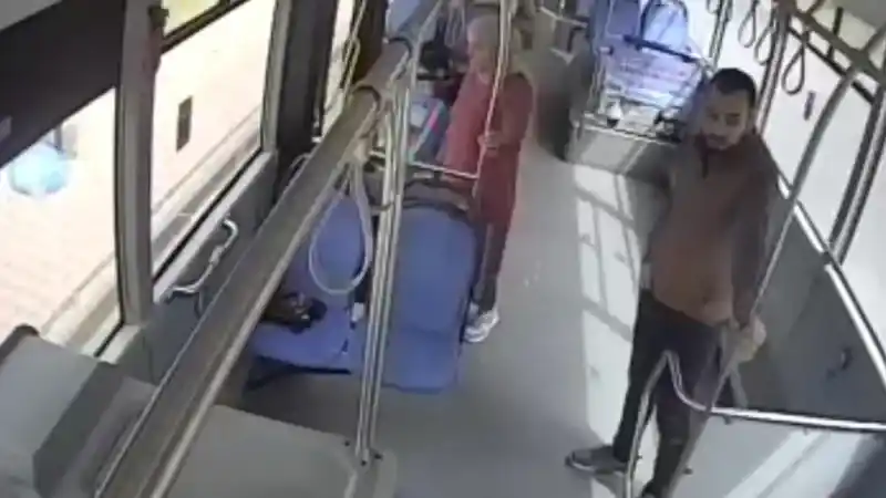 100 bin TL'yi halk otobüsünde unuttu