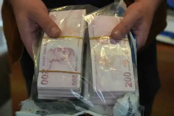 100 bin TL'yi halk otobüsünde unuttu