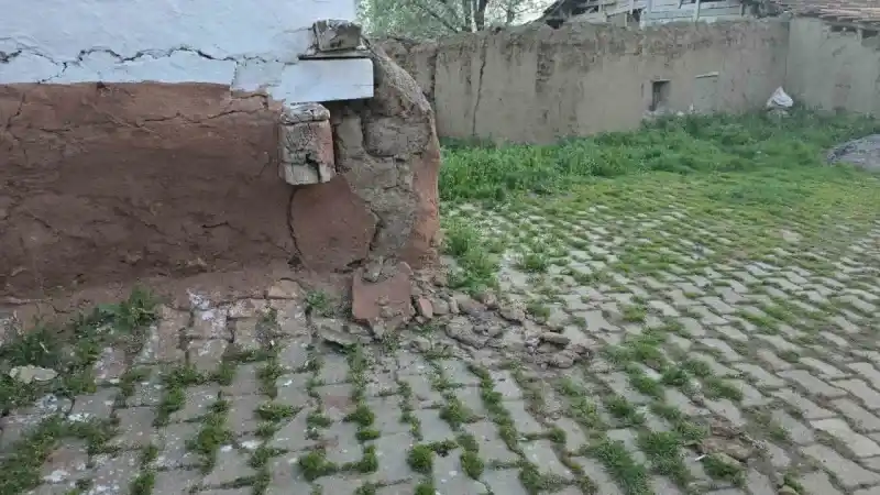 Tokat’ta korkutucu depremin izleri gün ağarınca ortaya çıktı