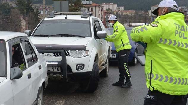 Şehirler arası seyahat edecek vatandaşlar sağlık kontrolünden geçirilecek