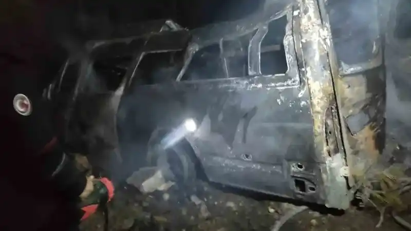 Tarım işçilerini taşıyan minibüs uçuruma düşüp yandı: 3 ölü, 18 yaralı