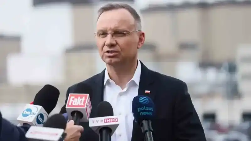 Polonya Cumhurbaşkanı Duda: "Ülkemize nükleer silah yerleştirilmesine hazırız"