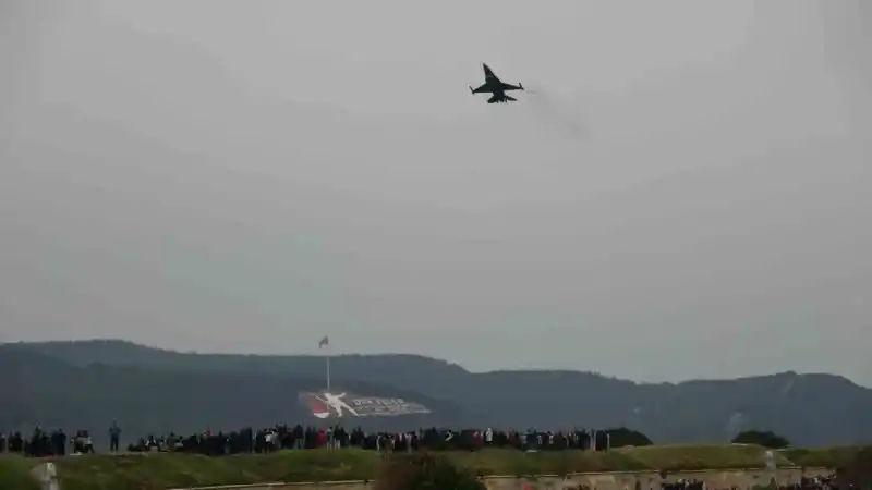 Çanakkale’de SOLOTÜRK nefesleri kesti