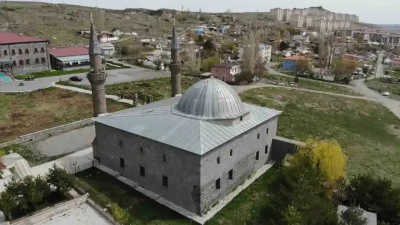 "Ulu Camii’de Ermeniler 285 Türk’ü diri diri yaktı" "Ulu Camii’de Ermeniler 285 Türk’ü diri diri yaktı"