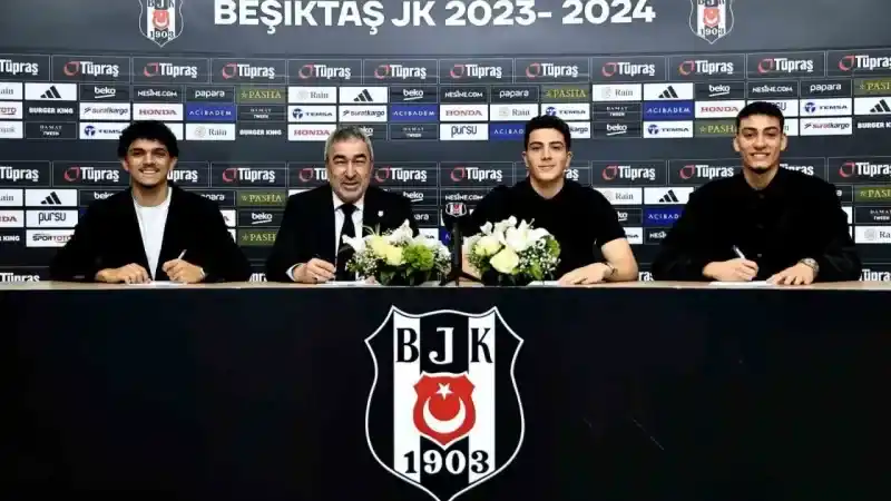 Beşiktaş, Tayyip Talha Sanuç ile 3 genç futbolcusunun sözleşmesini yeniledi