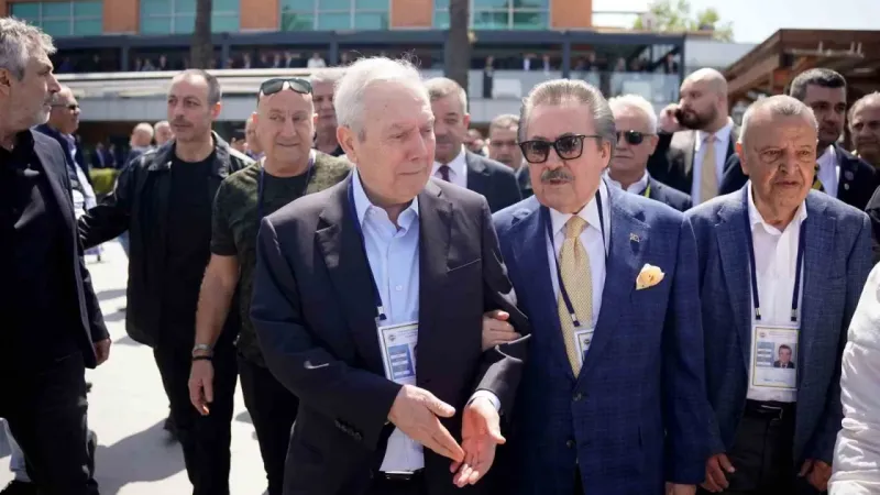 Aziz Yıldırım 6 yıl sonra Fenerbahçe tesislerinde