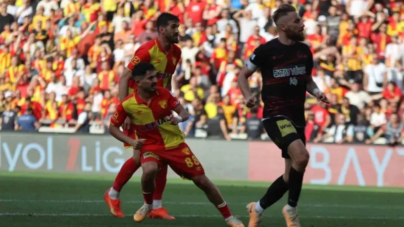 Göztepe, Süper Lig’e yükseldi Göztepe, Süper Lig’e yükseldi