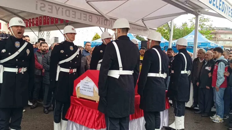 Adıyaman’da şehit olan Komiser Gökhan Özer son yolculuğuna uğurlandı