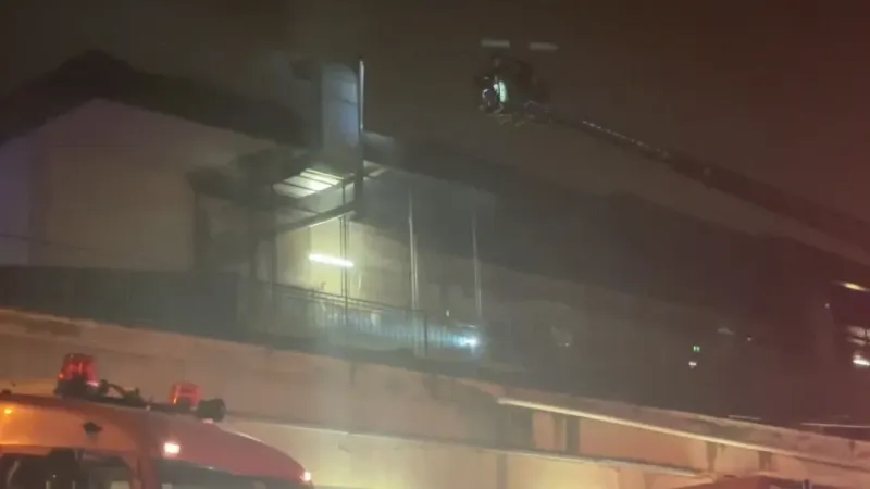 İstanbul’da AVM’de yangın