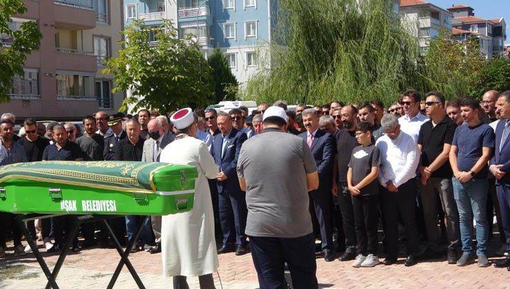 Yatağında hayatını kaybeden 15 yaşındaki çocuk toprağa verildi