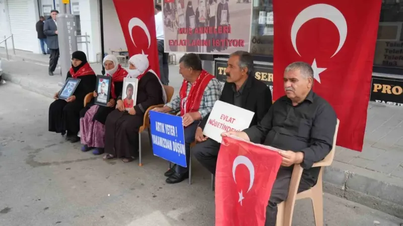 Muşlu ailelerin evlat nöbeti devam ediyor