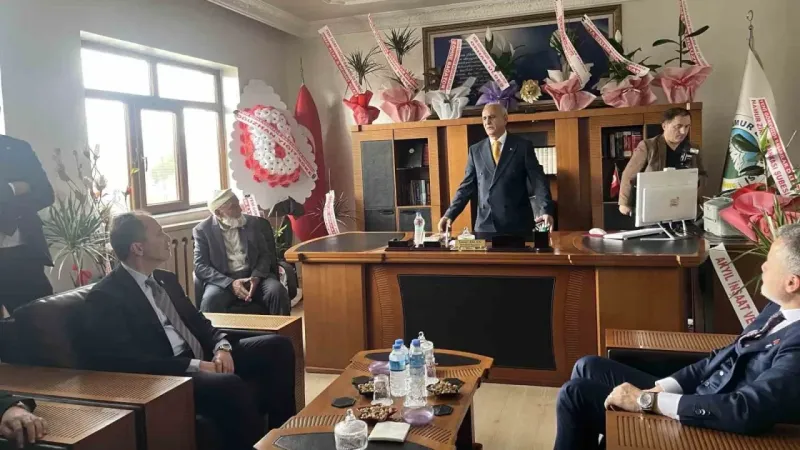 Yeniden Refah Partisi Genel Başkanı Erbakan, teşekkür ziyareti için Ağrı’da