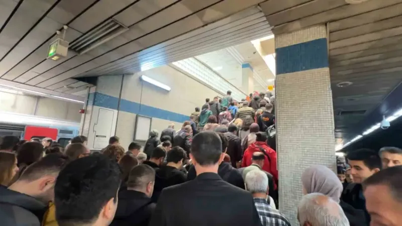 Ankara’da sağanak nedeniyle bazı metro istasyonları hizmet dışı kaldı