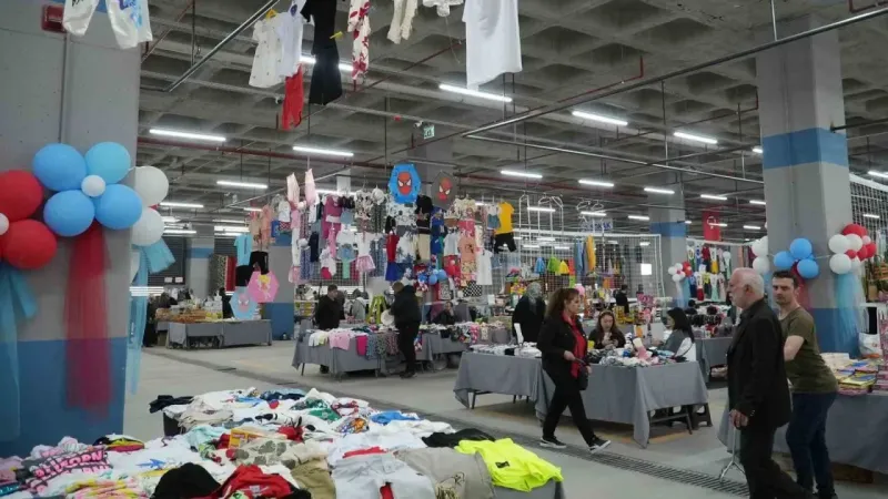 Ümraniyeliler’in yeni alışveriş adresi: Yamanevler Kapalı Pazar Alanı