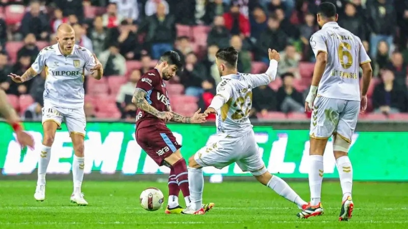Karadeniz derbisinde Samsunspor, Trabzonspor'u 3-1'le geçti