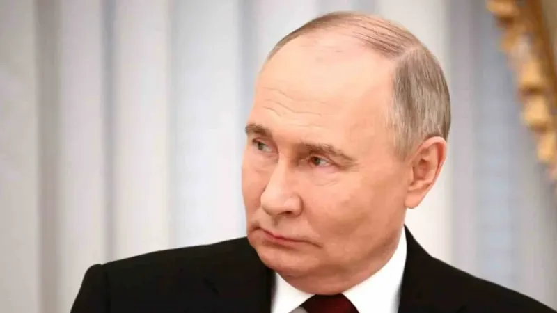 Putin: “Askerlerimizin üstünde sinek gibi insansız hava araçları uçuyor”