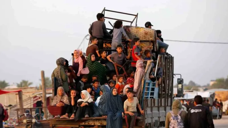 BM: "İsrail’in bombardımanı yoğunlaştırmasıyla yaklaşık 110 bin Filistinli Refah’tan ayrıldı"