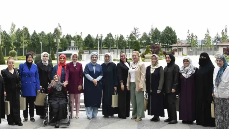 Emine Erdoğan, Anneler Günü vesilesiyle Devlet Konukevi’nde anneleri ağırladı: