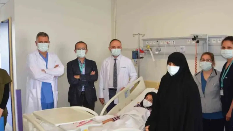 Annesinin böbreği ile hayata tutundu