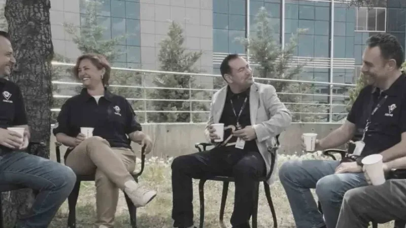 Bakan Kacır, engelleri aşan ilk Türk uzay mühendisini tebrik etti