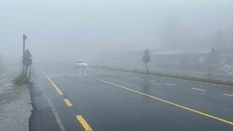 Bolu Dağı’nda sis ve yağış etkili oluyor